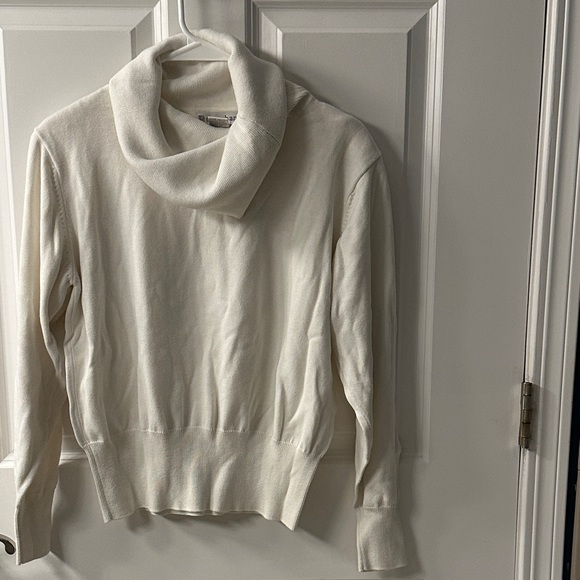 Dress Barn Sweaters - Vintage Dress Barn White Women's Sweater
